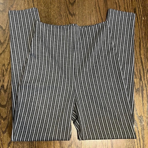 PINSTRIPE PANTS🖤🤍 - Picture 3 of 5